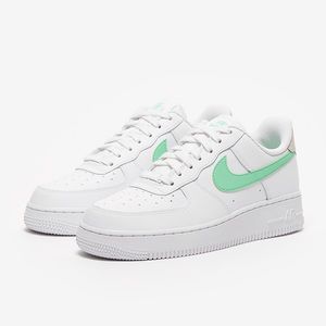 Wmns Air Force 1 ‘07 White Green Glow
